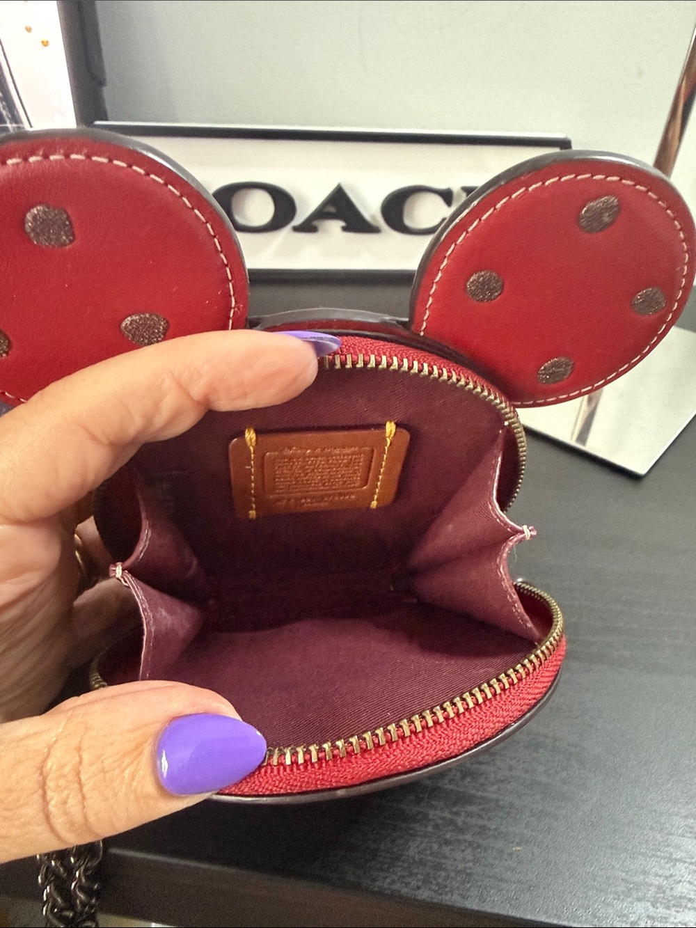 Coach x Disney Red Leather Minnie Mouse Key & Card Holder - Picture 5 of 7